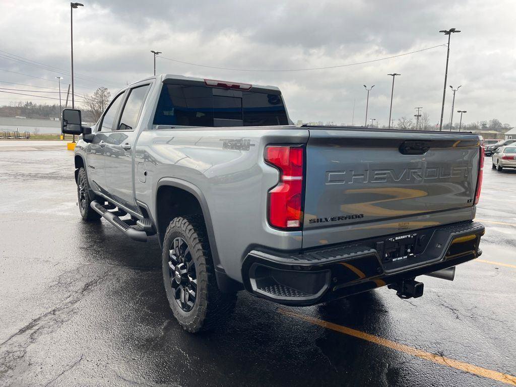 Used 2025 Chevrolet Silverado 2500 LT w/ Trail Boss Package image 2