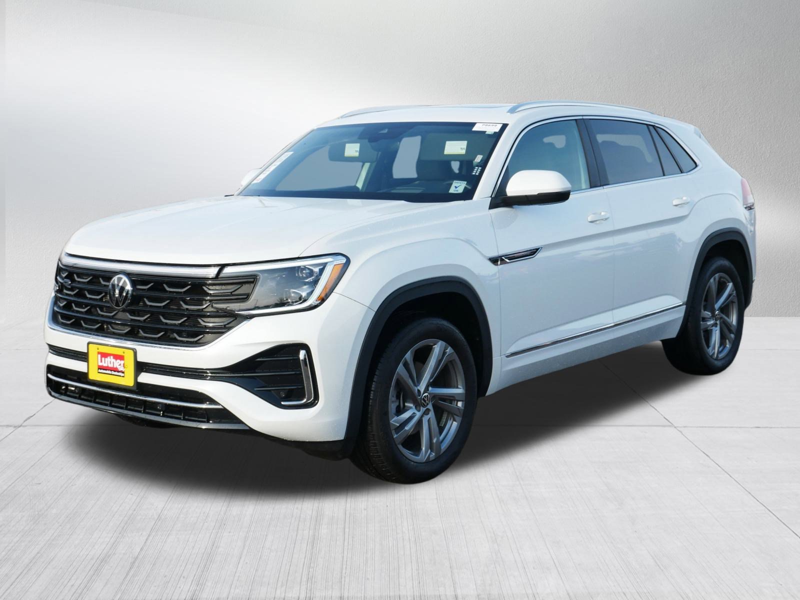 Used 2024 Volkswagen Atlas Cross Sport SEL R-Line image 3