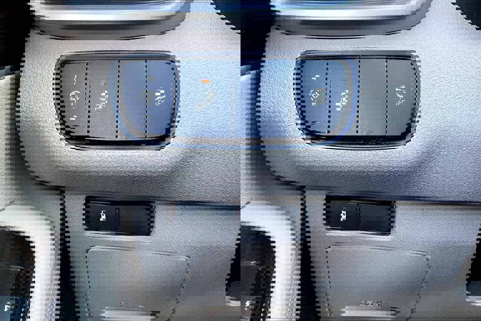 Used 2019 Kia Sorento LX image 33