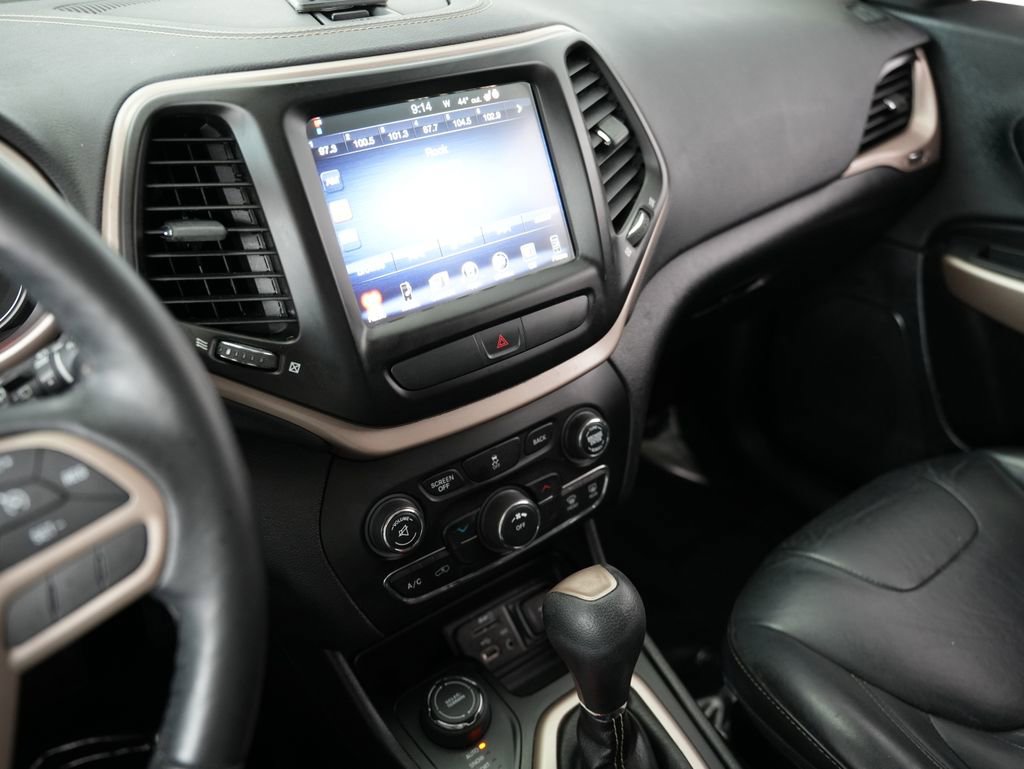 Used 2017 Jeep Cherokee Latitude w/ True North Edition image 18