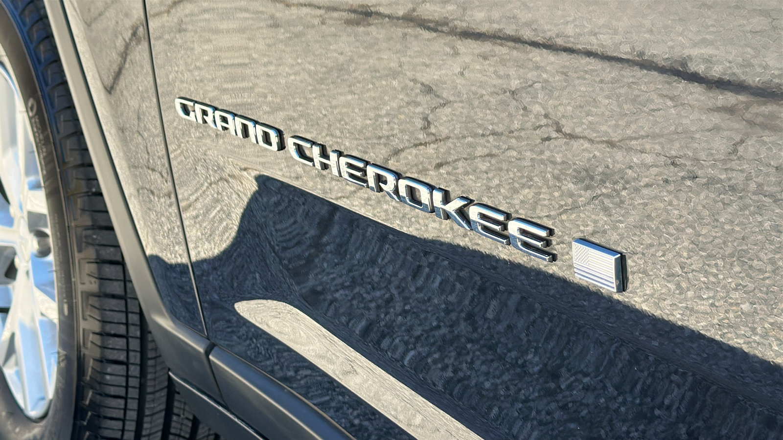 Used 2023 Jeep Grand Cherokee Limited AWD/4WD image 12