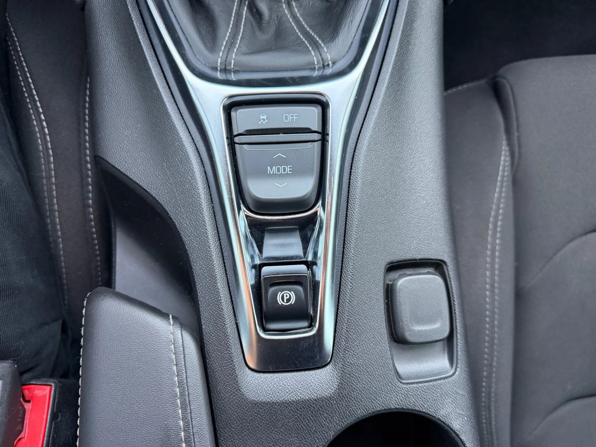 Used 2021 Chevrolet Camaro LT w/ RS Package image 20