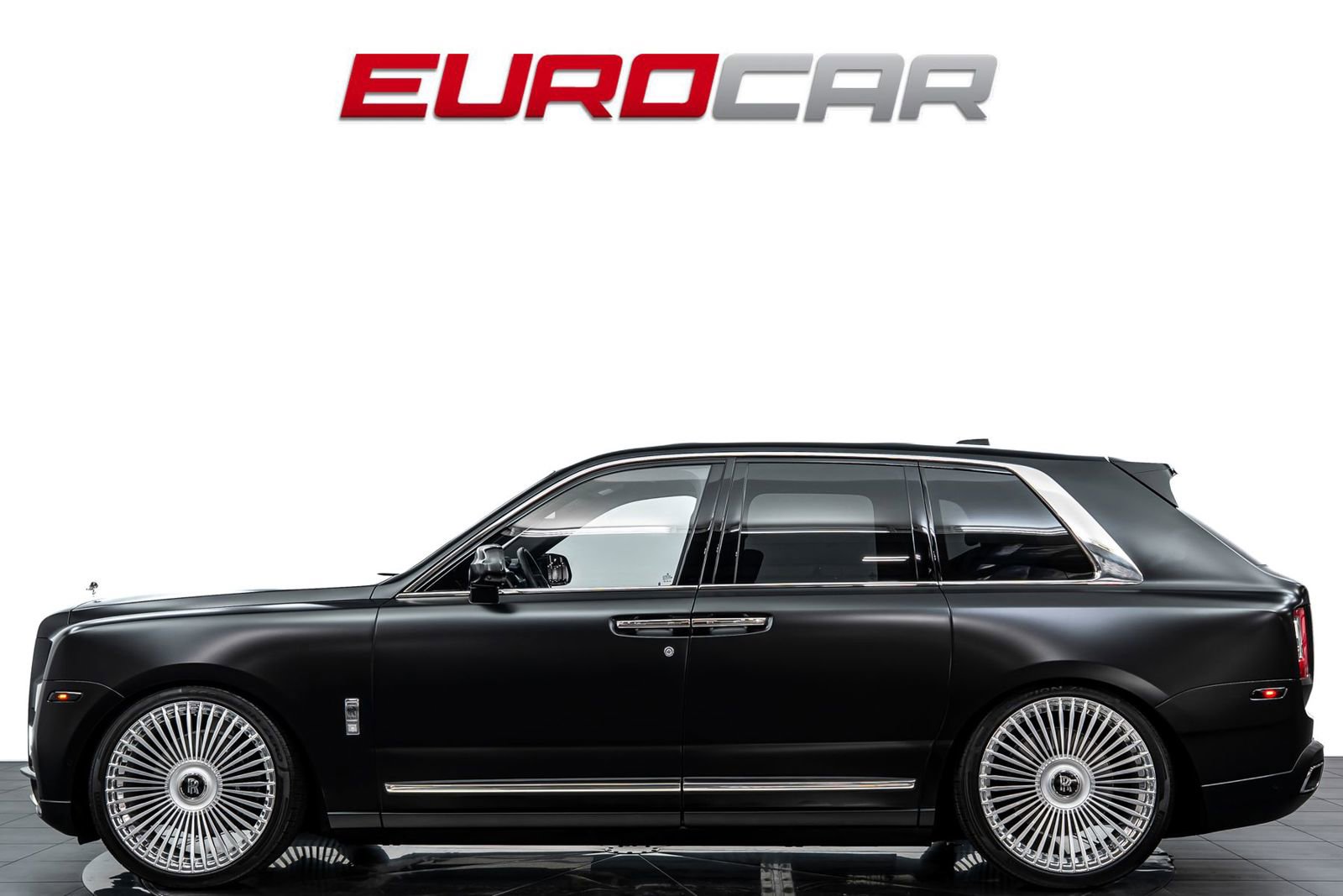 Used 2023 Rolls-Royce Cullinan AWD/4WD image 2