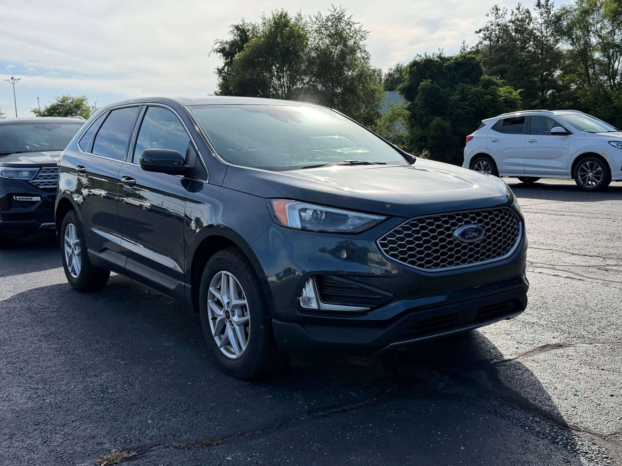 Used 2024 Ford Edge SEL w/ Convenience Package AWD/4WD image 5