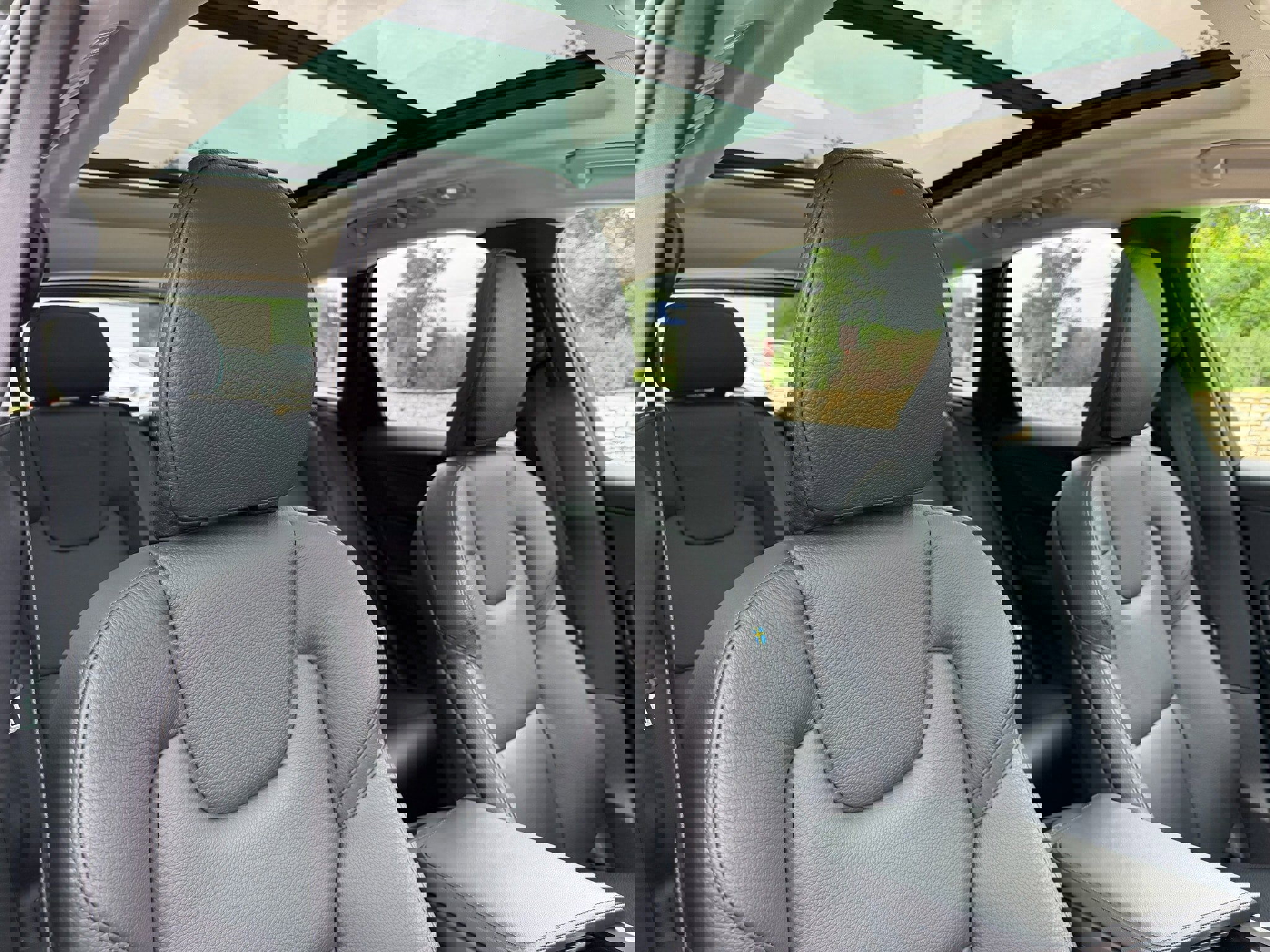 Certified 2024 Volvo XC60 B5 Plus w/ Protection Package Premier AWD/4WD image 11