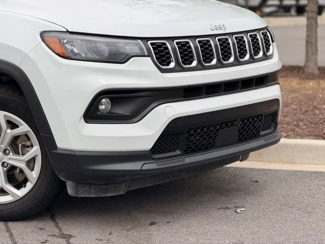 Used 2024 Jeep Compass Latitude AWD/4WD image 3