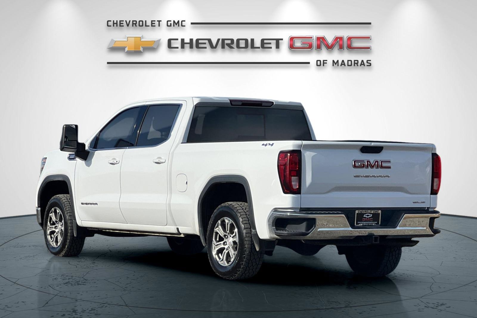 Used 2020 GMC Sierra 1500 SLE w/ SLE Value Package image 5