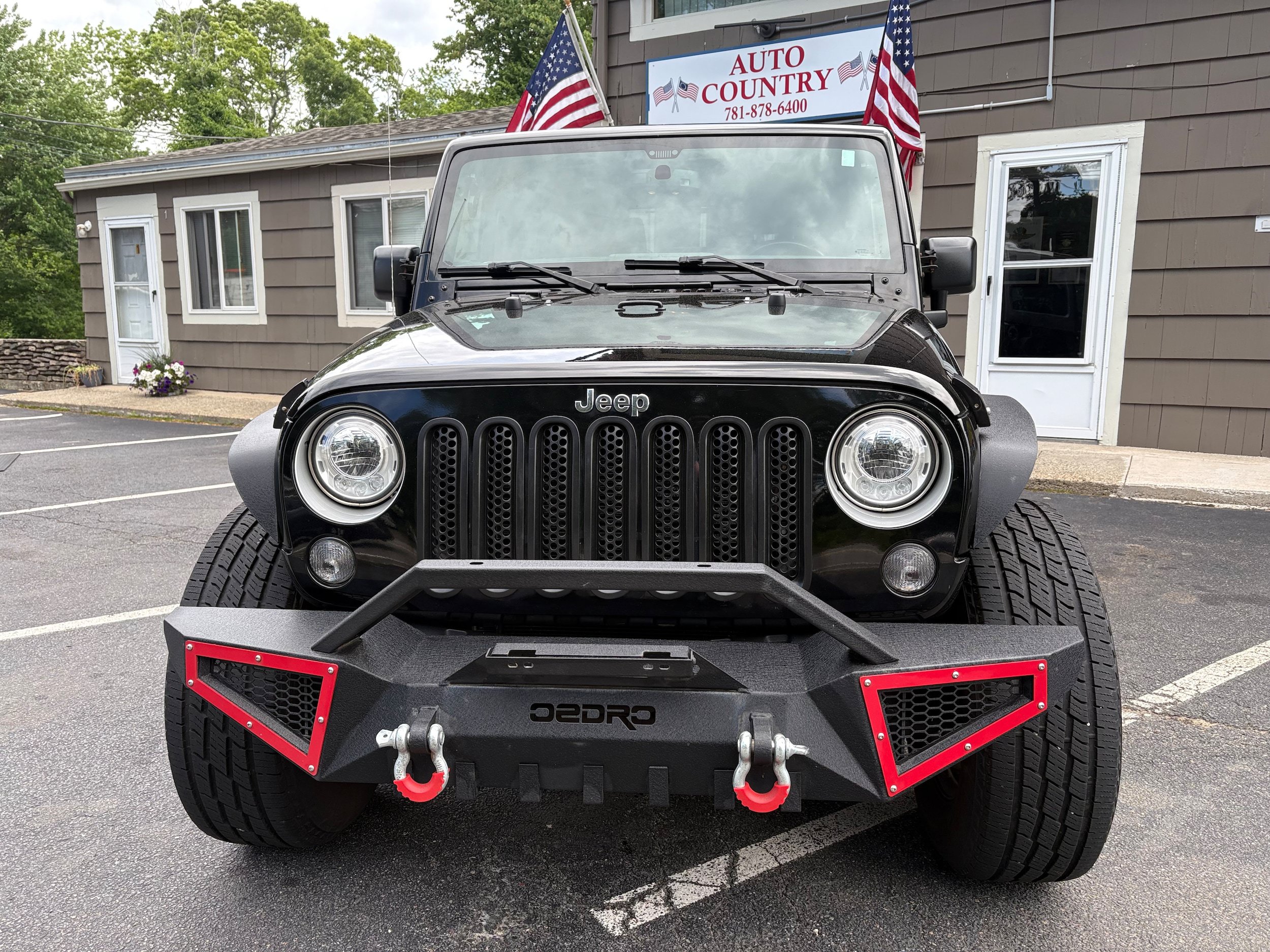 Used 2017 Jeep Wrangler Sahara AWD/4WD image 2