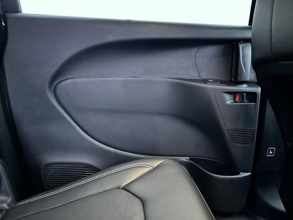 New 2026 Chrysler Pacifica Select w/ S Appearance Package AWD/4WD image 26