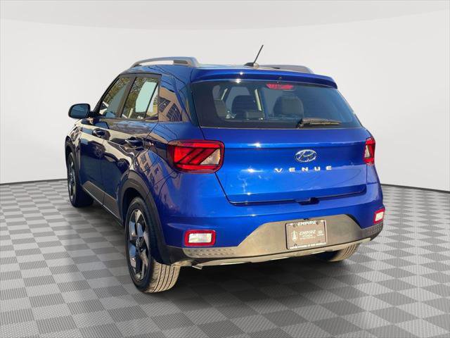 Used 2024 Hyundai Venue SEL FWD image 7