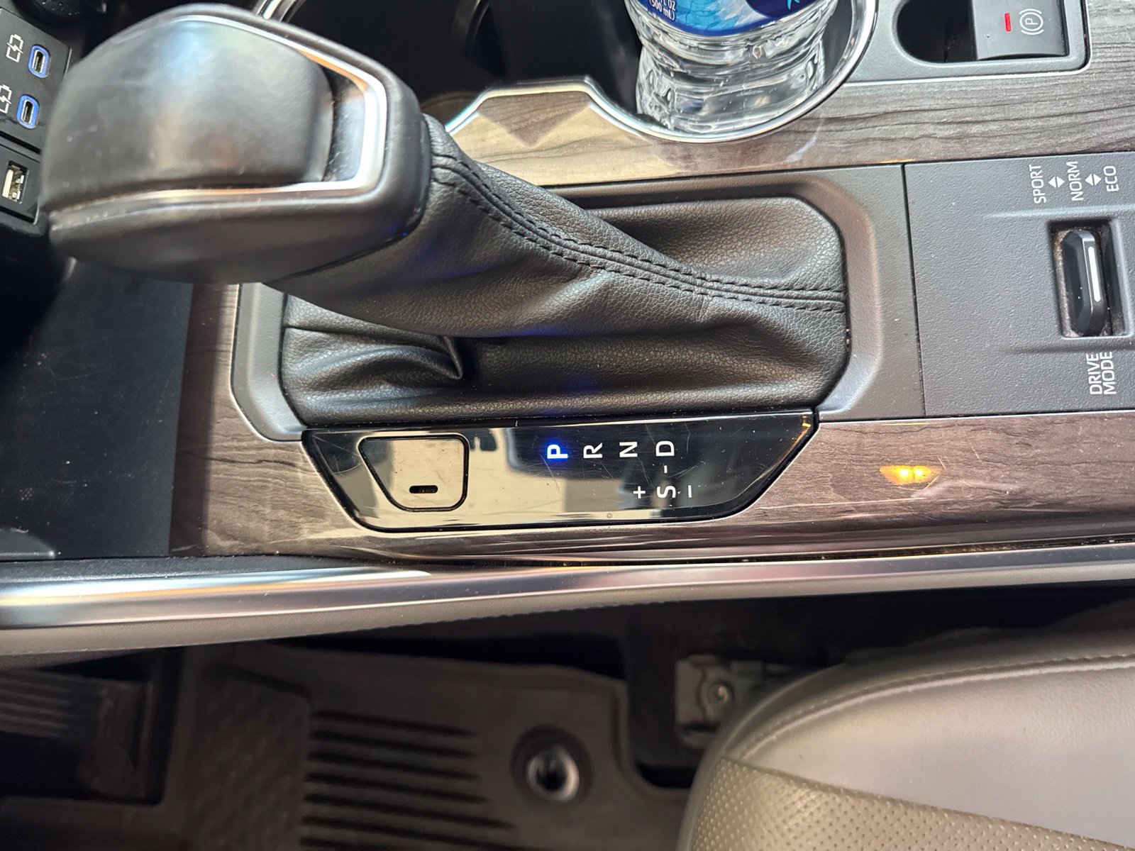 Used 2022 Toyota Highlander Limited FWD image 13