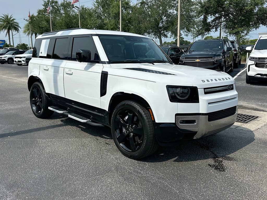 Used 2023 Land Rover Defender 110 SE AWD/4WD image 3