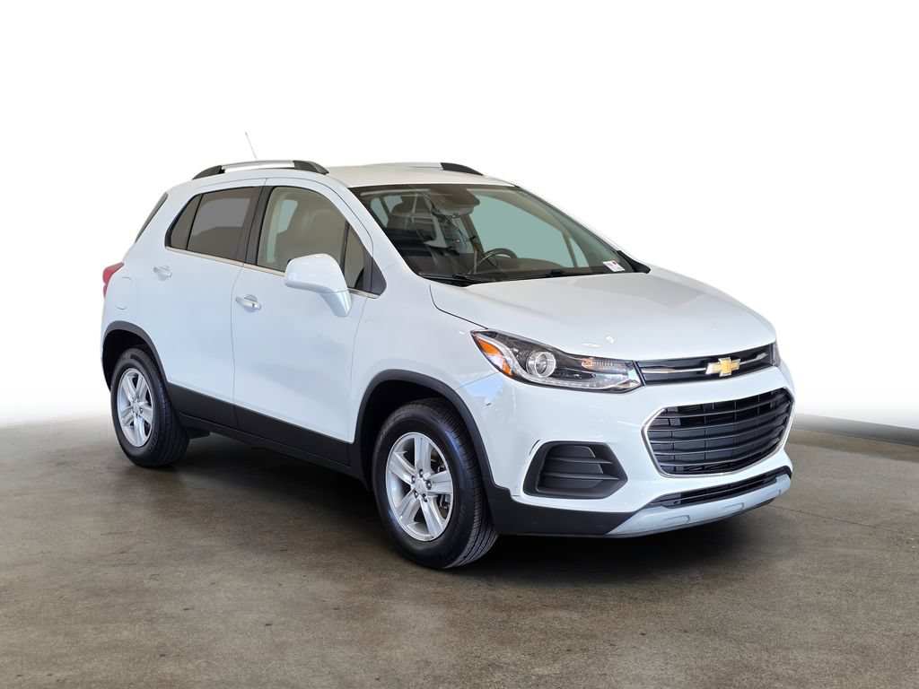 Used 2019 Chevrolet Trax LT w/ LT Convenience Package AWD/4WD image 3