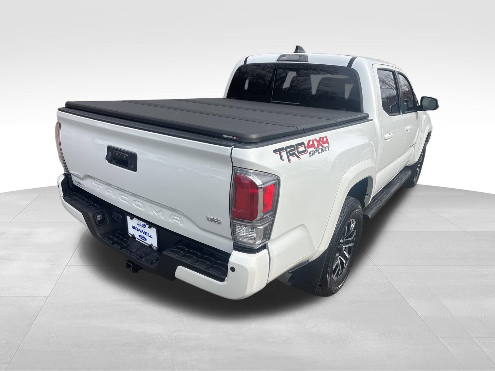 Used 2023 Toyota Tacoma TRD Sport w/ Technology Package image 5