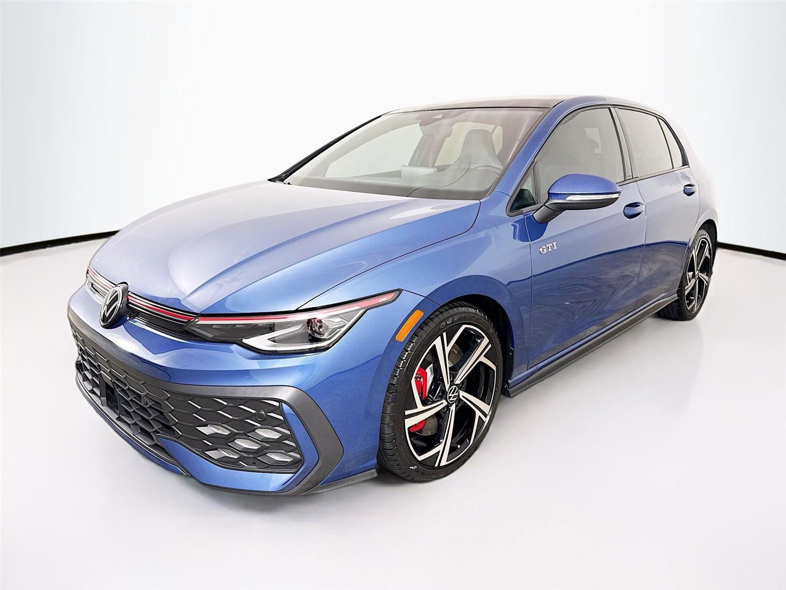 Used 2025 Volkswagen GTI SE image 3