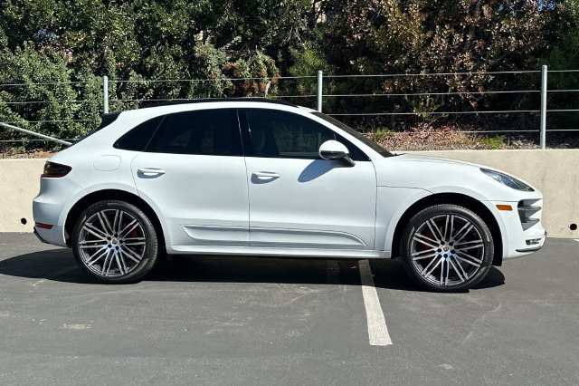 Used 2017 Porsche Macan Turbo AWD/4WD image 6