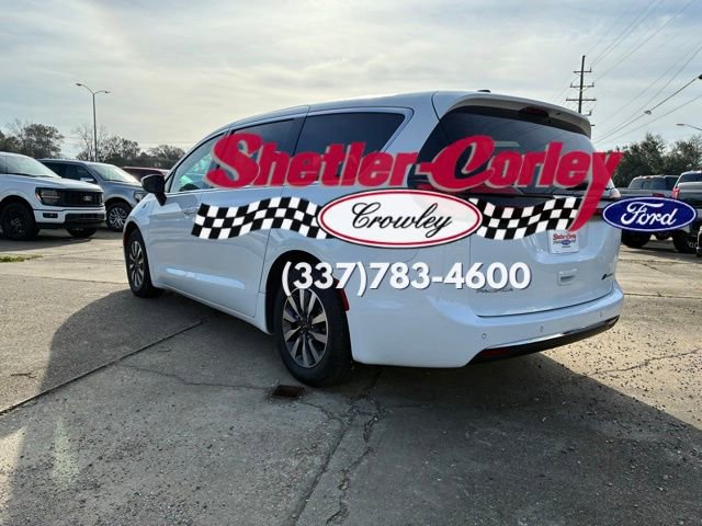 Used 2023 Chrysler Pacifica Touring-L image 7