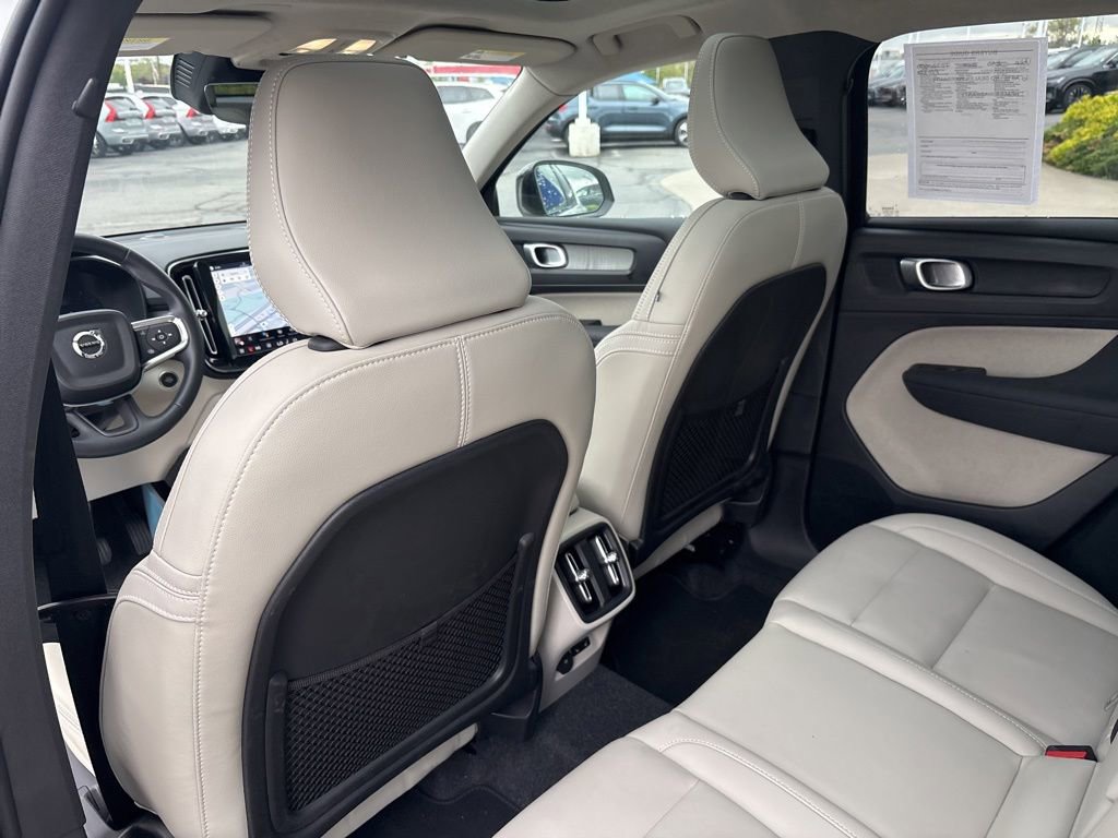 Certified 2026 Volvo XC40 B5 Plus AWD/4WD image 28