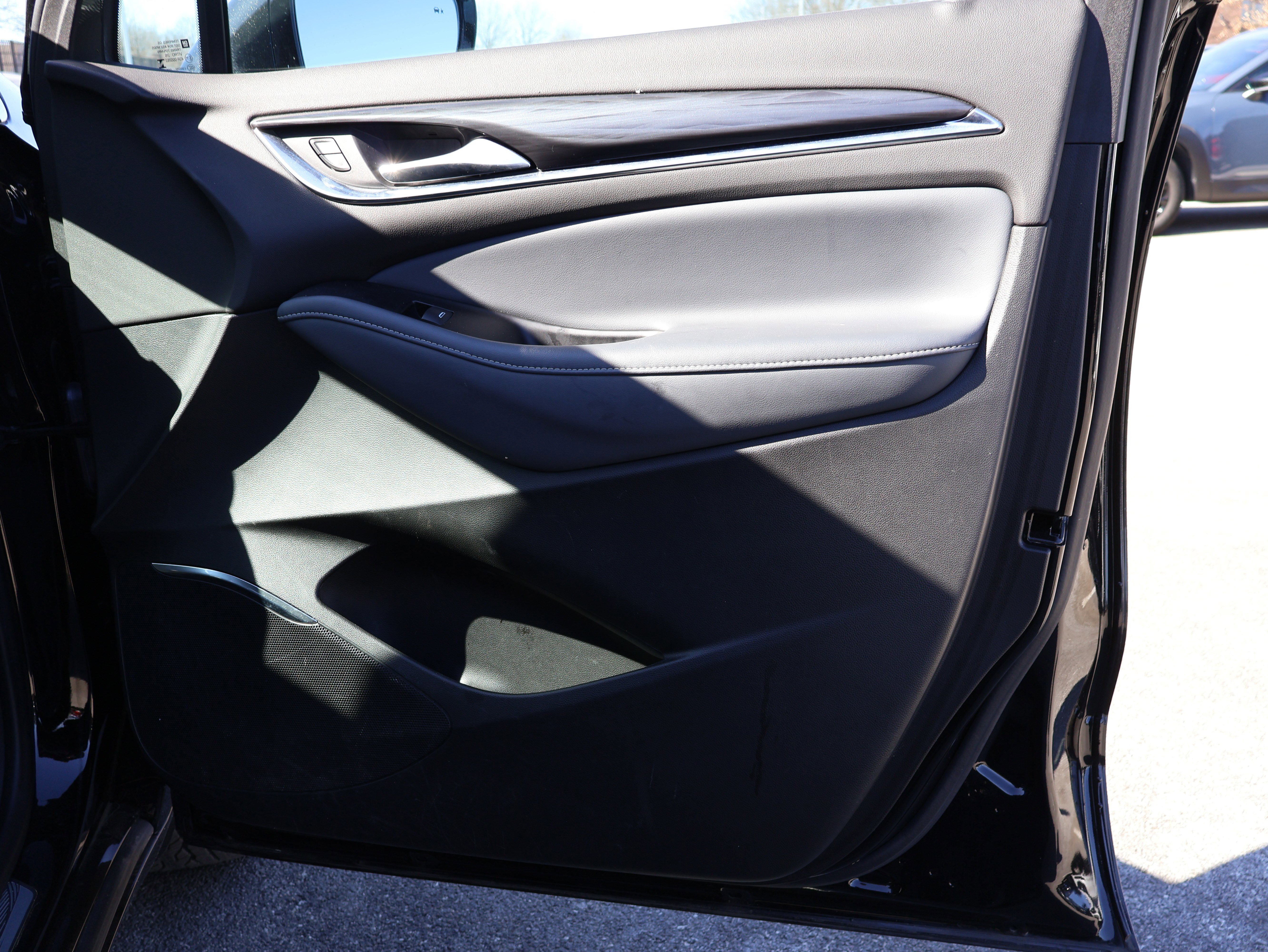 Used 2023 Buick Enclave Essence w/ Experience Buick Package image 9