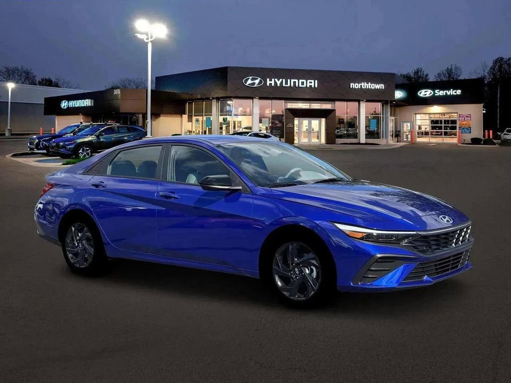 New 2026 Hyundai Elantra Sport FWD image 10