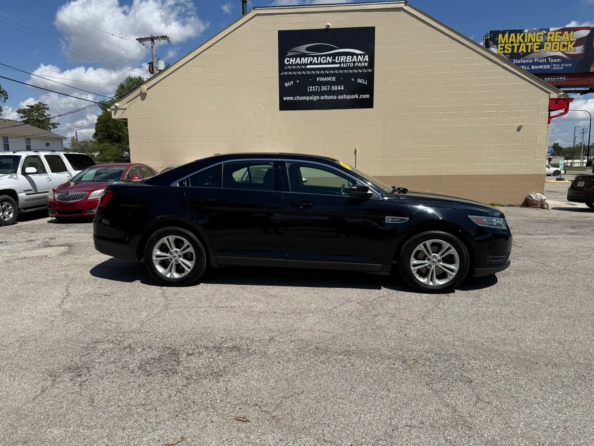 Used 2018 Ford Taurus SEL FWD image 8