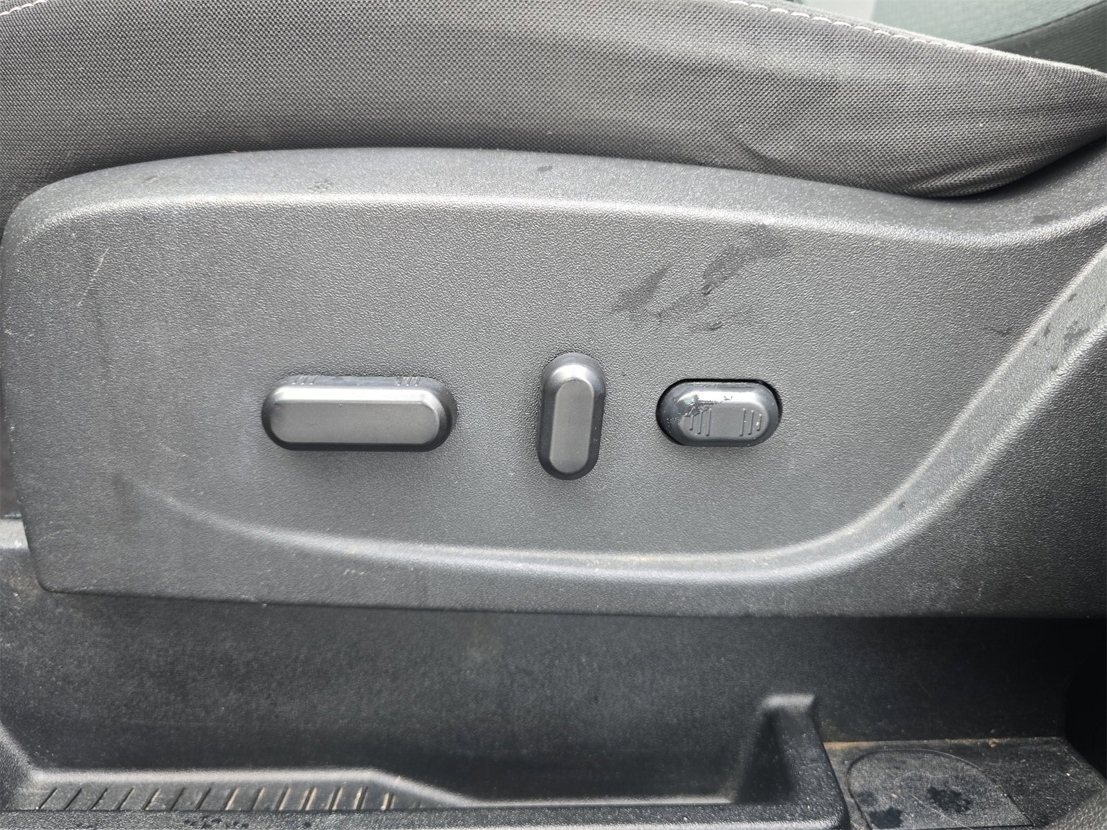 Used 2017 Ford Escape SE image 16