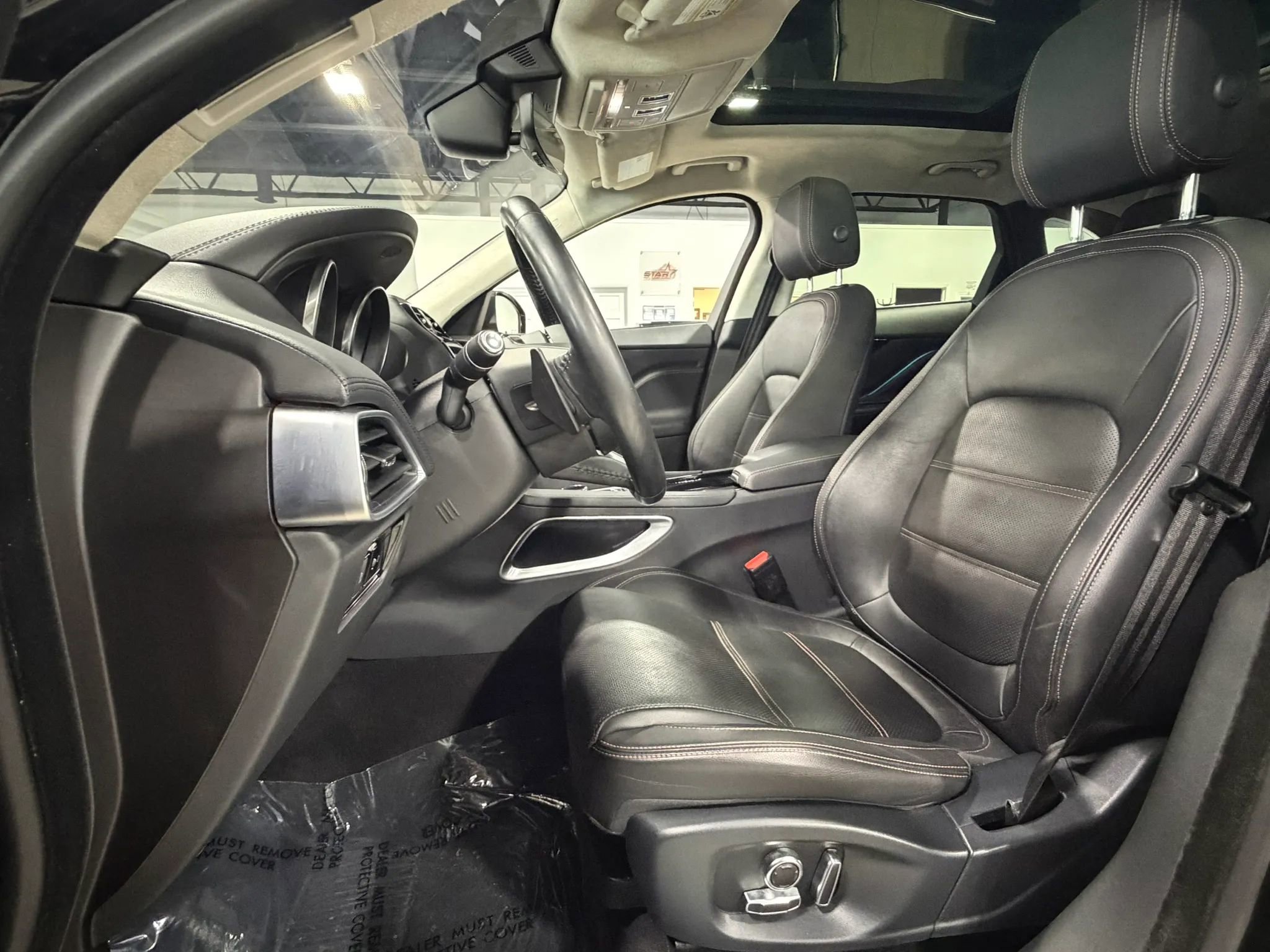Used 2019 Jaguar F-PACE Prestige AWD/4WD image 7