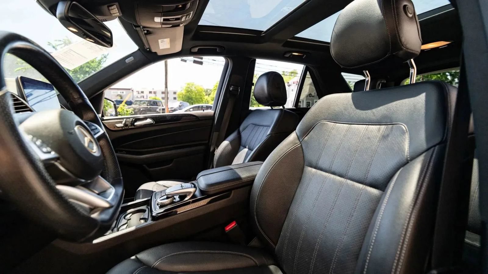 Used 2017 Mercedes-Benz GLE 43 AMG 4MATIC w/ Premium 2 Package image 27