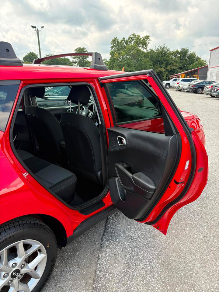 Used 2021 Kia Soul S FWD image 14