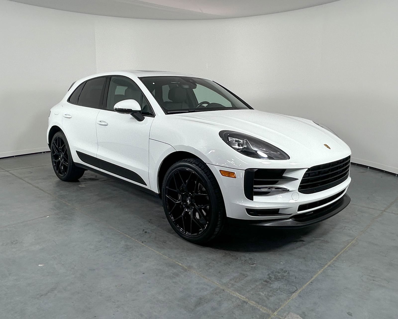 Used 2021 Porsche Macan image 9