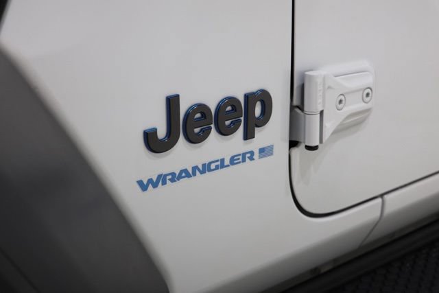 Used 2023 Jeep Wrangler Unlimited w/ 8.4" Radio Group AWD/4WD image 12