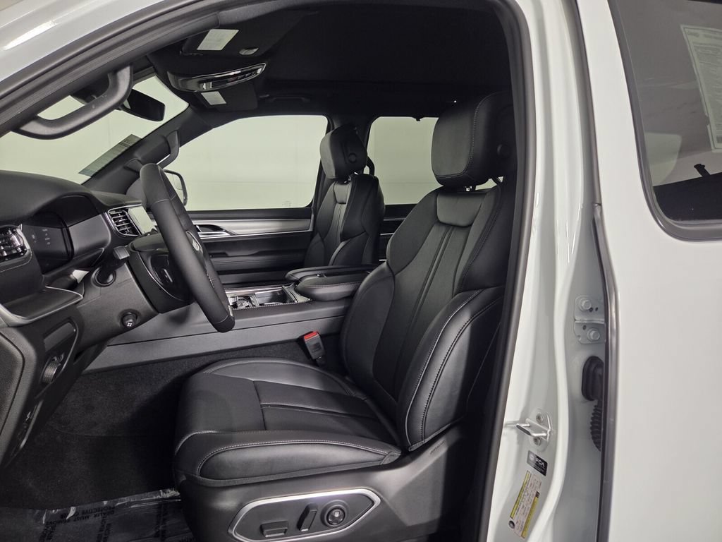 New 2026 Jeep Grand Wagoneer Limited AWD/4WD image 9