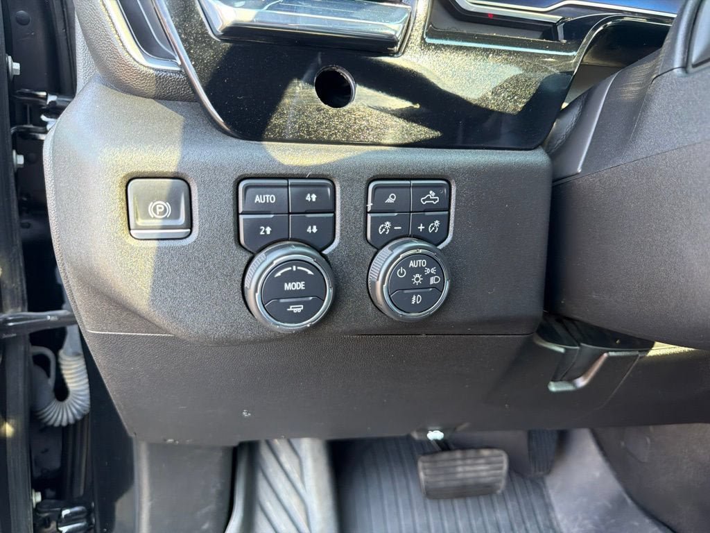 Used 2024 Chevrolet Silverado 3500 LTZ w/ LTZ Plus Package AWD/4WD image 16