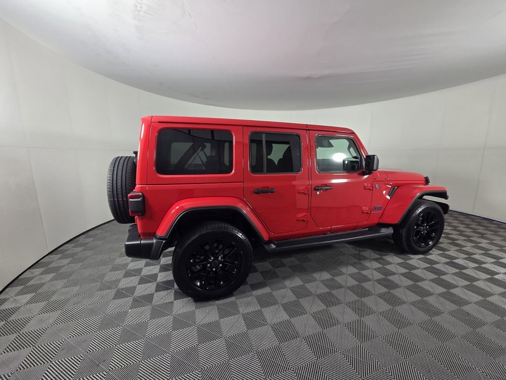 Certified 2025 Jeep Wrangler Sahara image 5