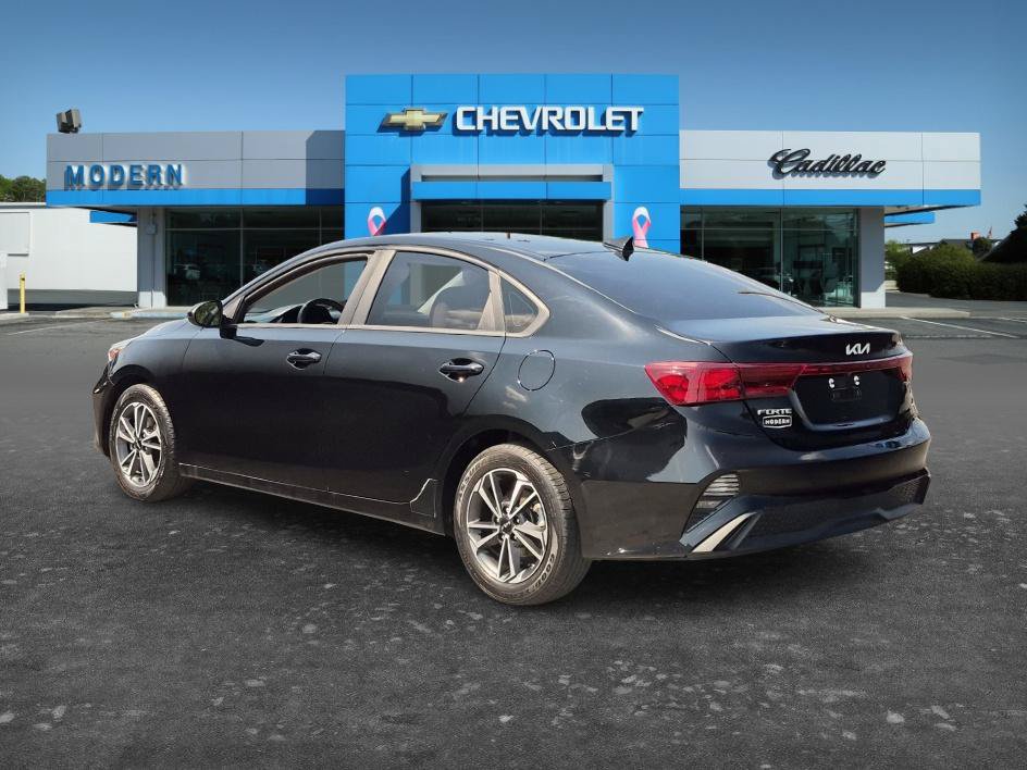 Used 2022 Kia Forte LXS FWD image 3