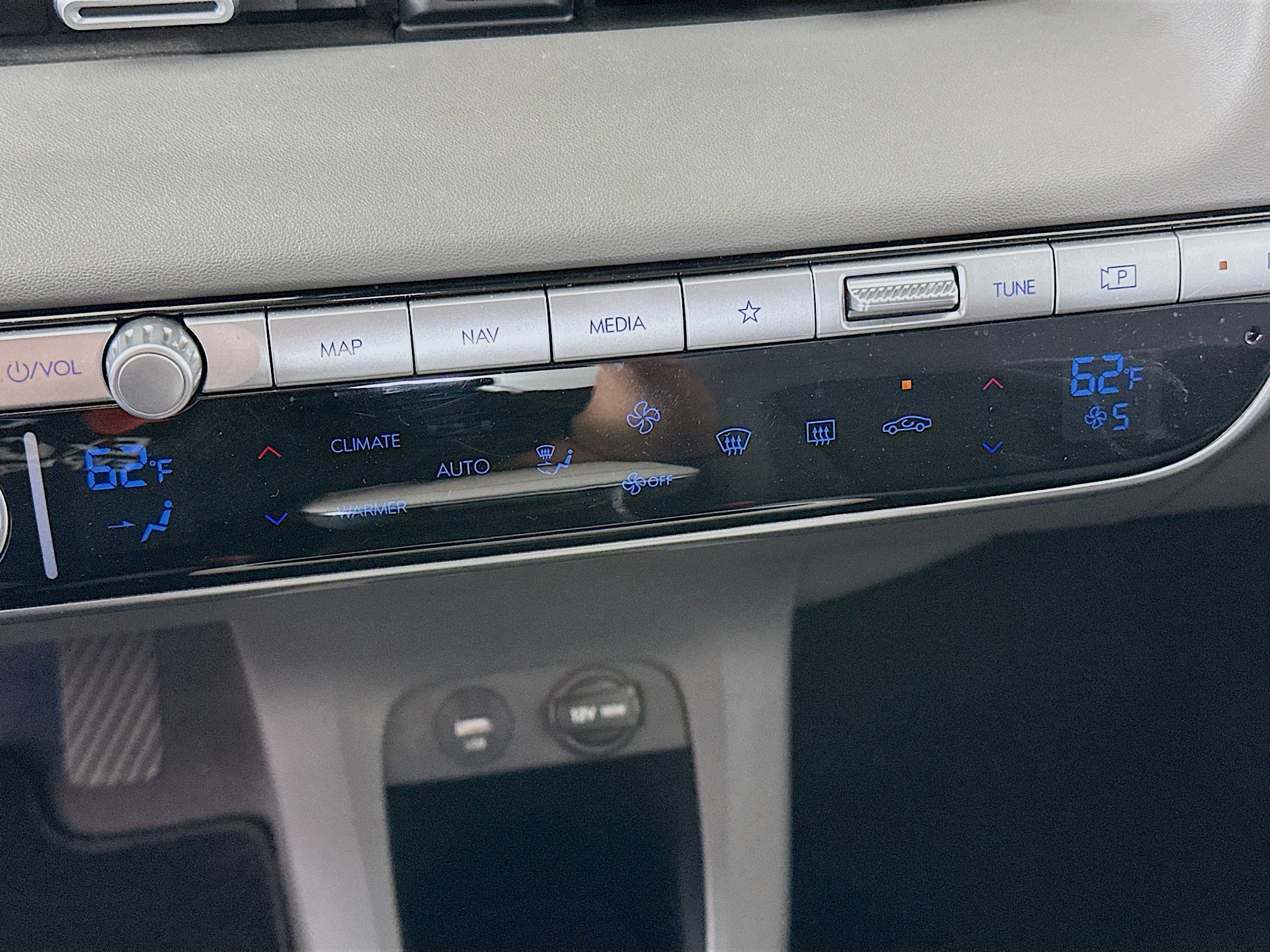 Used 2024 Hyundai Ioniq 5 SE RWD image 24