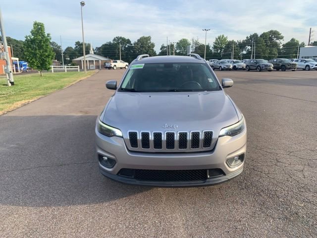 Used 2019 Jeep Cherokee Latitude Plus FWD image 2