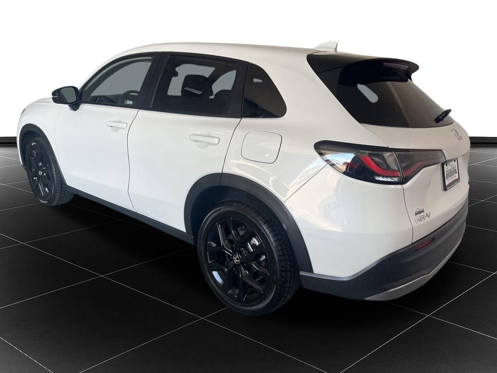Used 2024 Honda HR-V Sport image 3