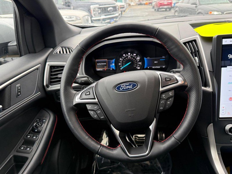 Certified 2023 Ford Edge ST-Line w/ Class II Trailer Tow Package image 14