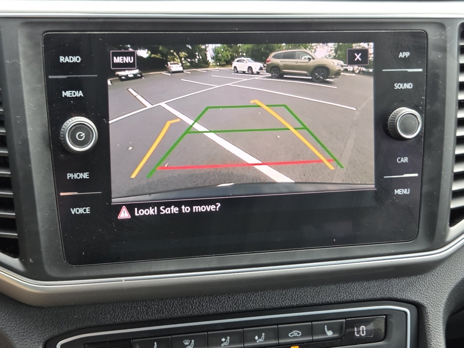Used 2019 Volkswagen Atlas SE w/ Towing Package AWD/4WD image 9