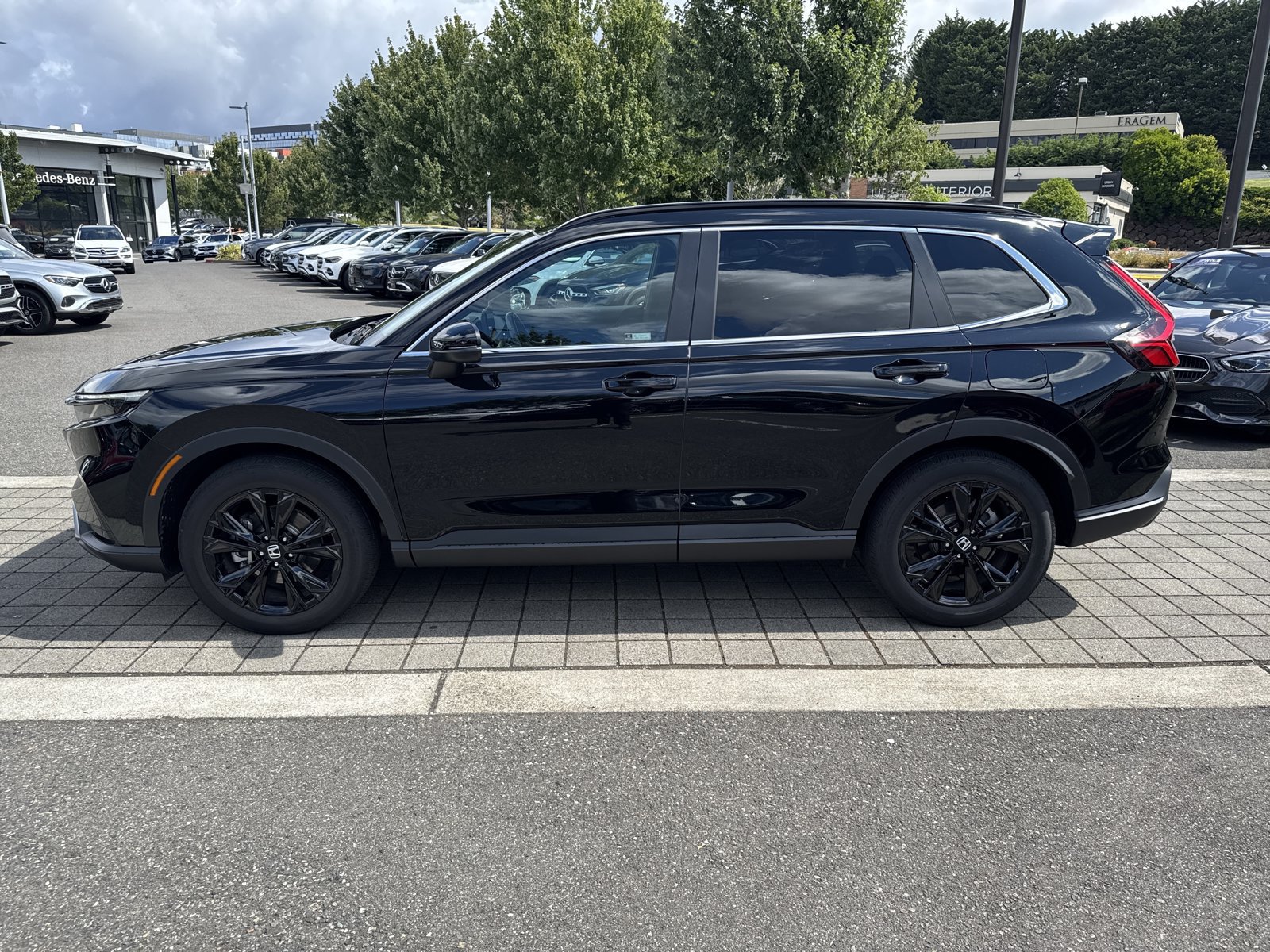 Used 2023 Honda CR-V Sport Touring image 8