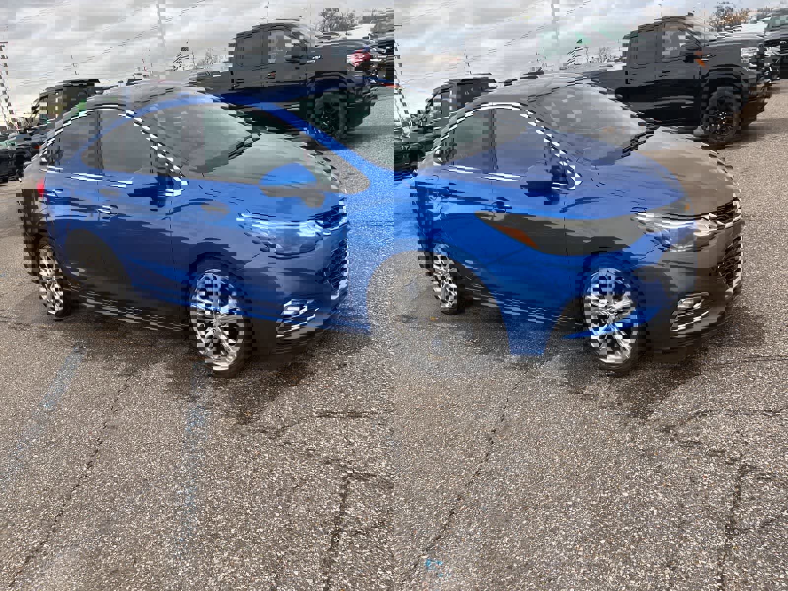 Used 2017 Chevrolet Cruze Premier FWD image 18