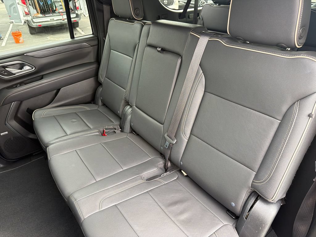 Used 2023 GMC Yukon XL SLT AWD/4WD image 14