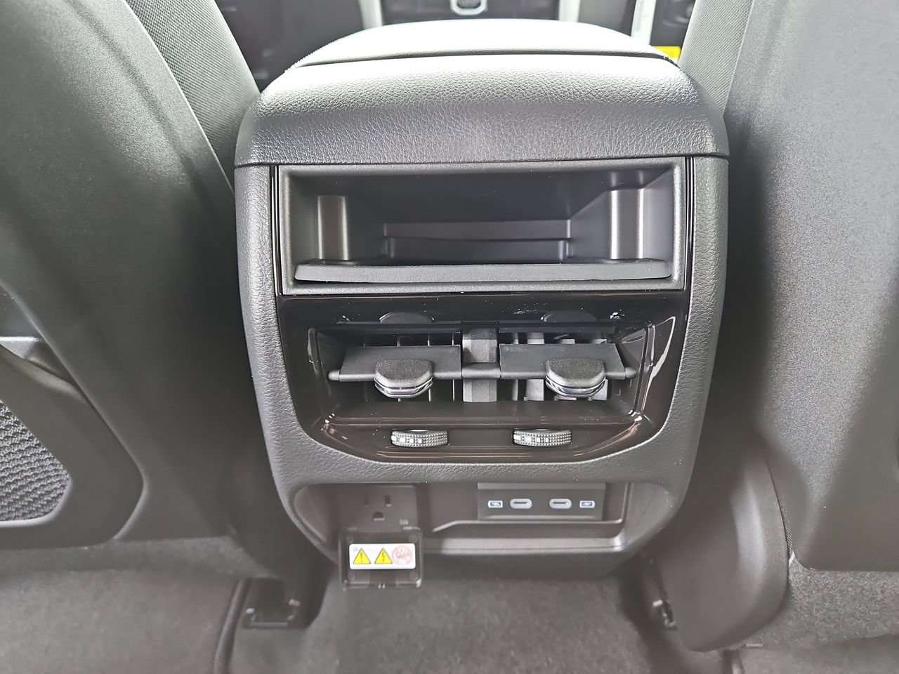 New 2026 Jeep Grand Cherokee Altitude AWD/4WD image 15