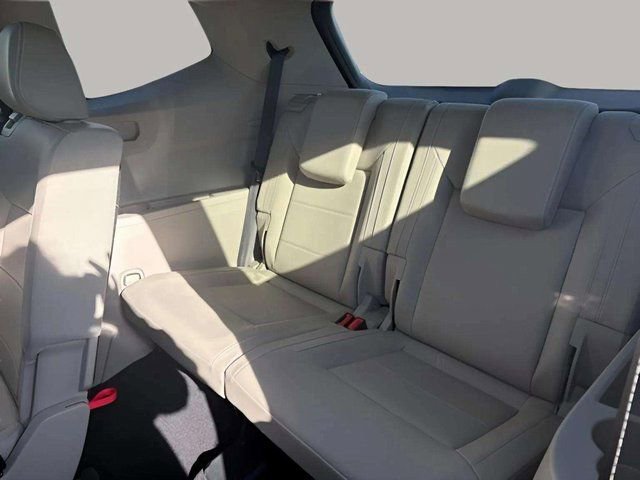Used 2023 Volkswagen Atlas SEL image 11