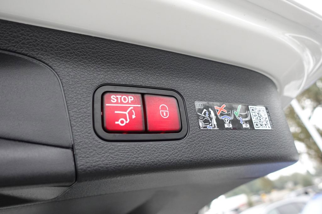 Used 2025 Mercedes-Benz GLS 450 4MATIC image 30