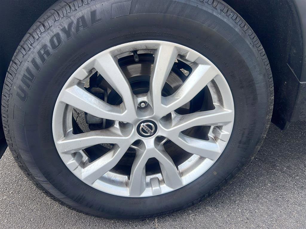 Used 2019 Nissan Rogue SV image 10