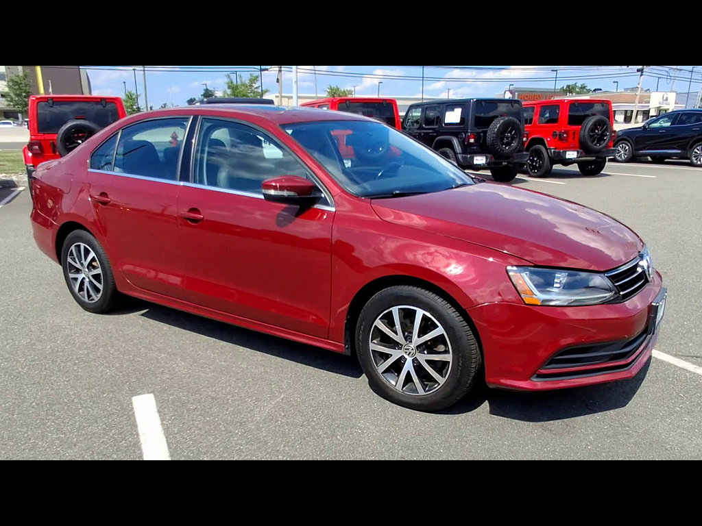 Used 2017 Volkswagen Jetta SE FWD image 2