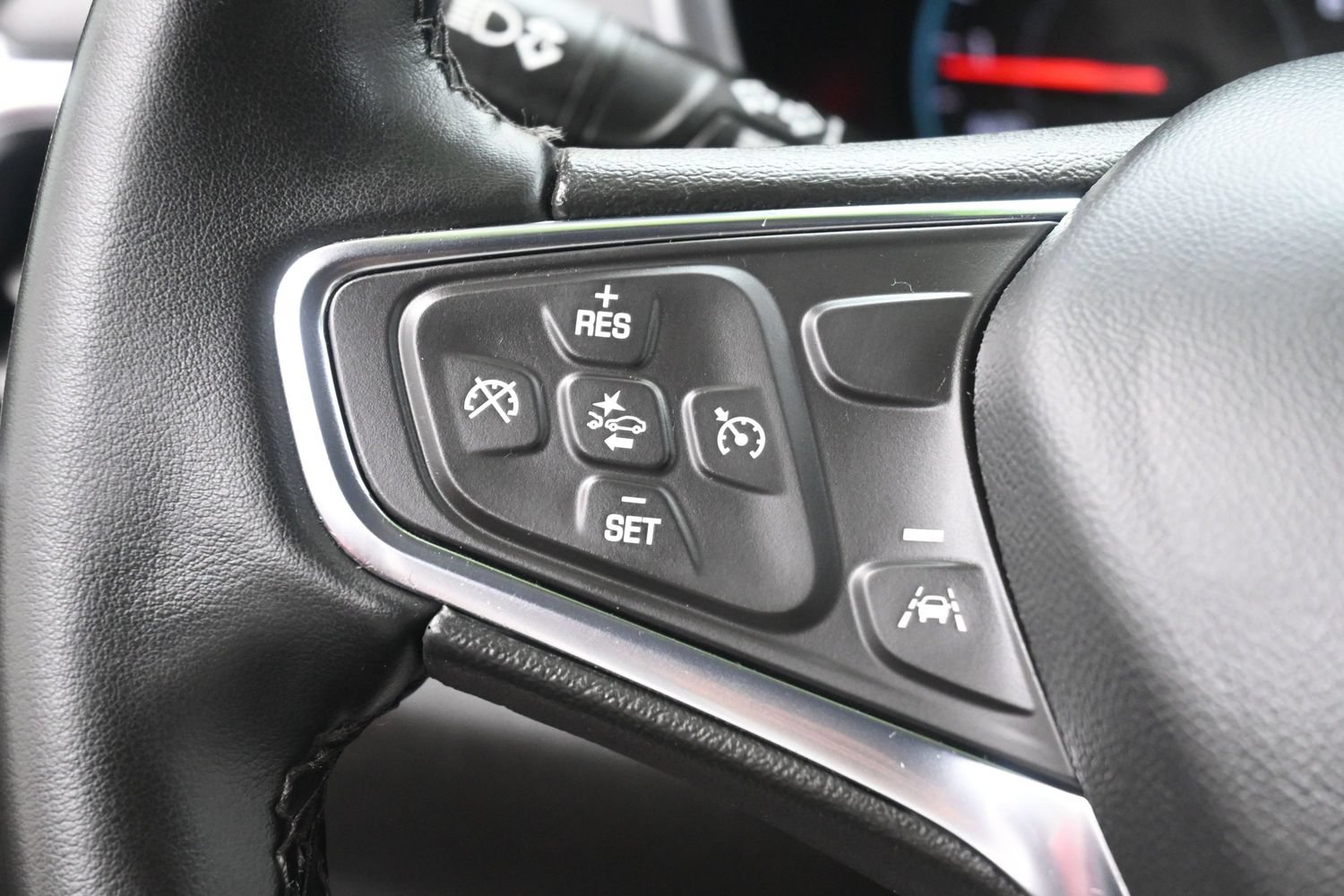 Used 2024 Chevrolet Equinox LT w/ LPO, Floor Liner Package AWD/4WD image 20