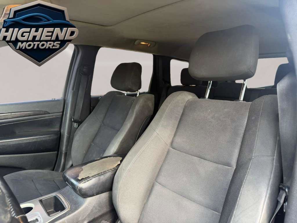 Used 2011 Jeep Grand Cherokee Laredo AWD/4WD image 12